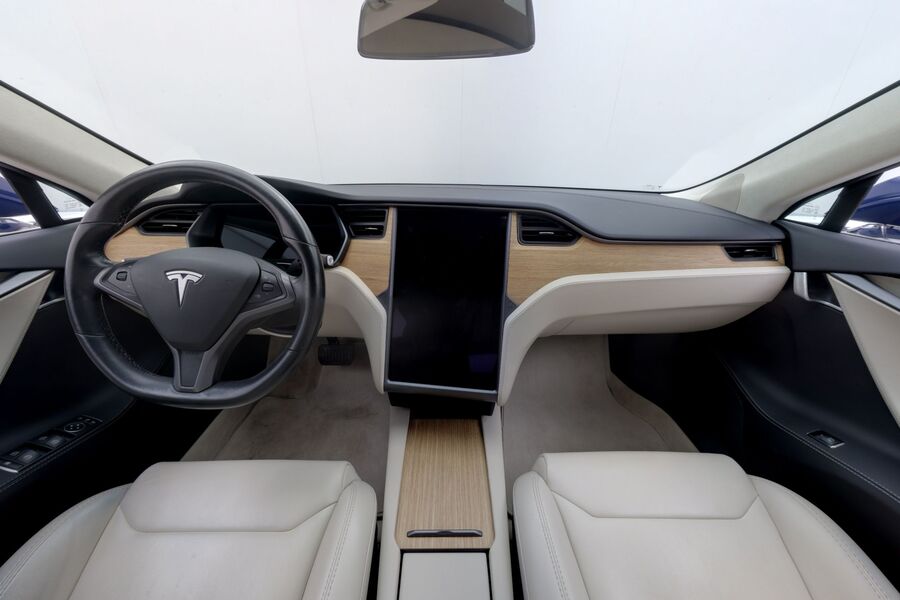Tesla Model S vaihtoauto