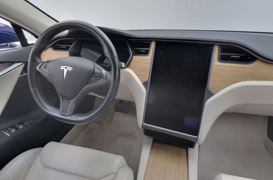 Tesla Model S vaihtoauto