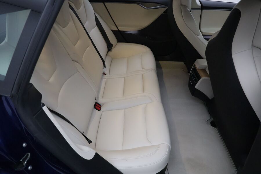 Tesla Model S vaihtoauto