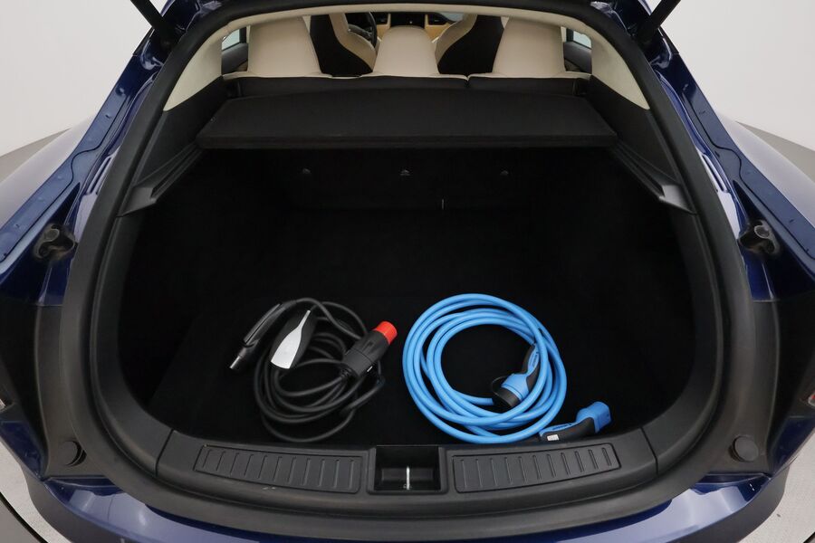 Tesla Model S vaihtoauto