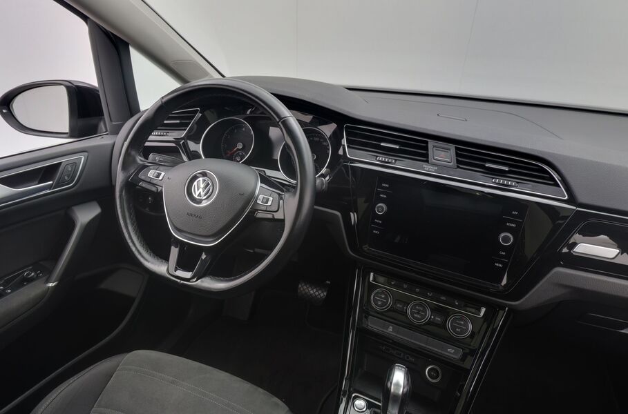 Volkswagen Touran vaihtoauto