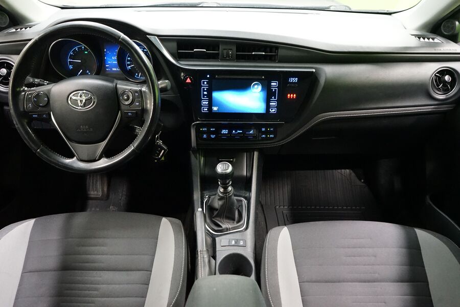 Toyota Auris vaihtoauto