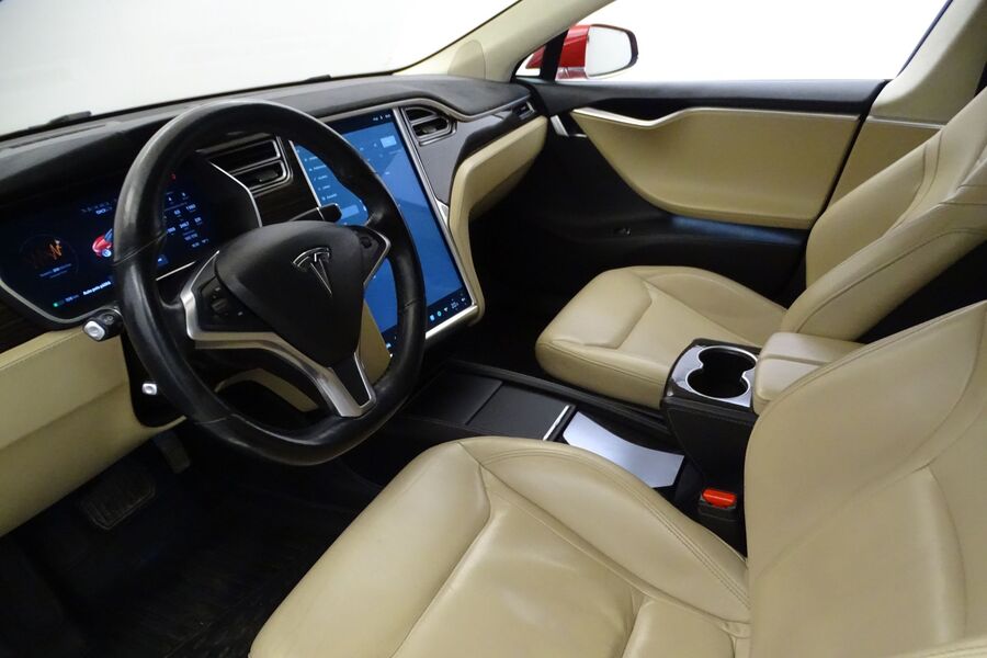 Tesla Model S vaihtoauto