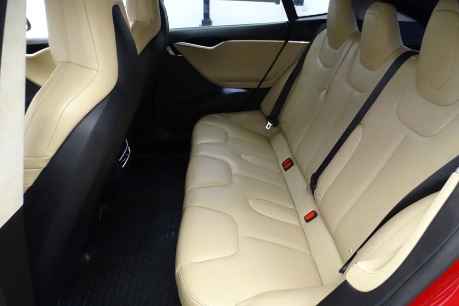 Tesla Model S vaihtoauto