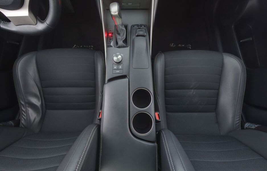 Lexus IS vaihtoauto