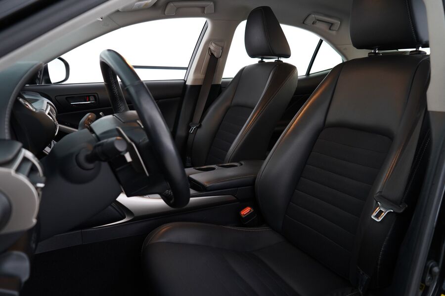 Lexus IS vaihtoauto