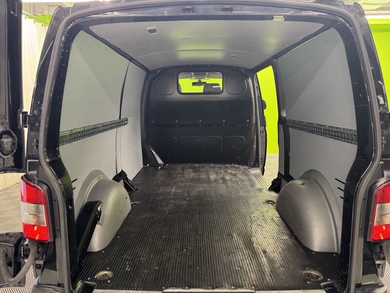 Volkswagen Transporter vaihtoauto