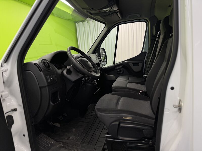 Nissan NV400 vaihtoauto