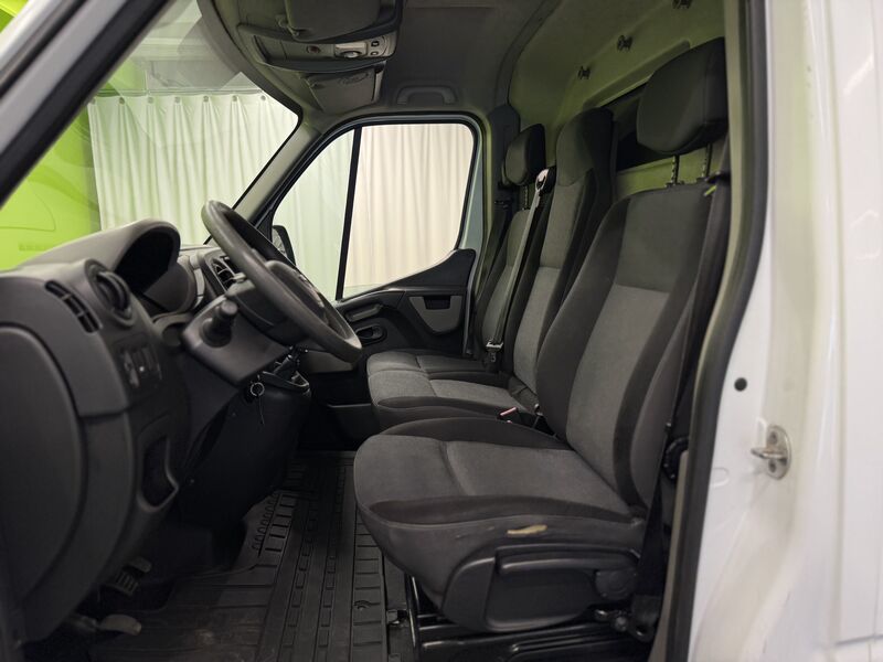 Nissan NV400 vaihtoauto