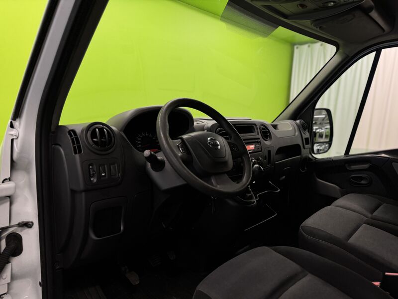 Nissan NV400 vaihtoauto