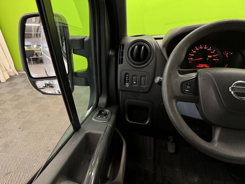 Nissan NV400 vaihtoauto