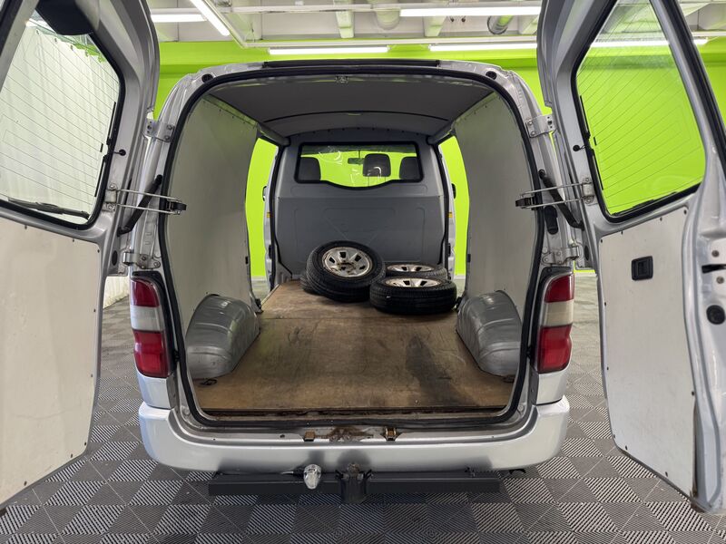 Toyota Hiace vaihtoauto