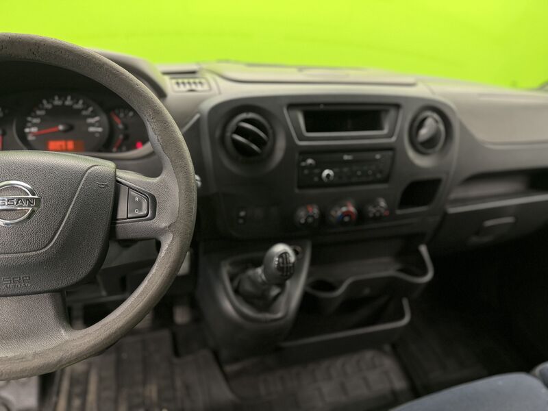 Nissan NV400 vaihtoauto