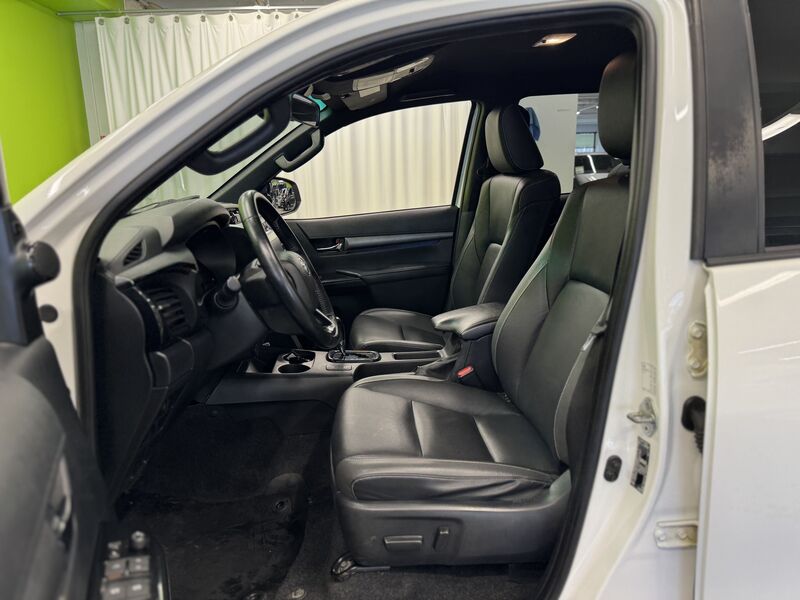 Toyota Hilux vaihtoauto