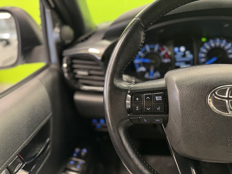 Toyota Hilux vaihtoauto