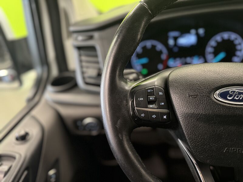 Ford Custom vaihtoauto