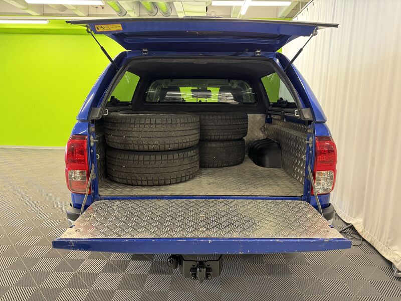 Toyota Hilux vaihtoauto