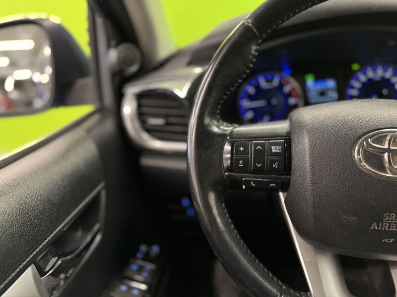 Toyota Hilux vaihtoauto