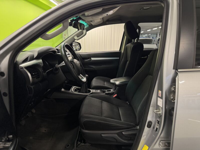 Toyota Hilux vaihtoauto