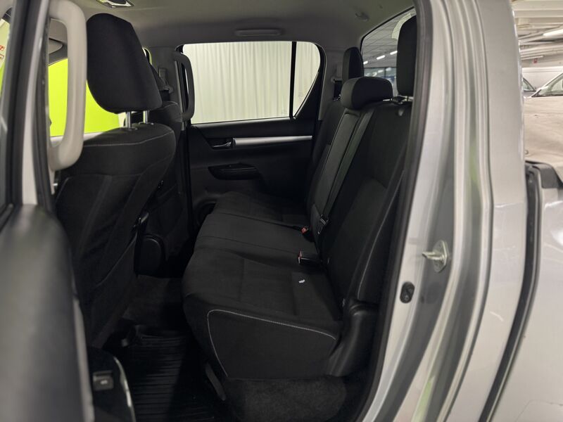 Toyota Hilux vaihtoauto