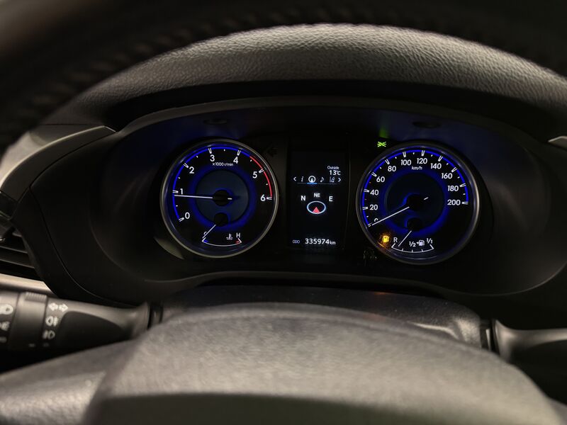 Toyota Hilux vaihtoauto