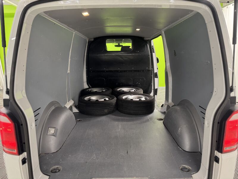 Volkswagen Transporter vaihtoauto