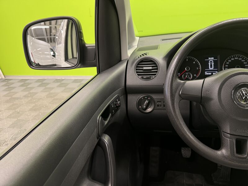 Volkswagen Caddy Maxi vaihtoauto