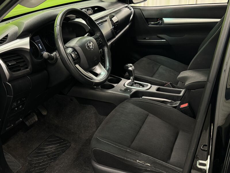 Toyota Hilux vaihtoauto