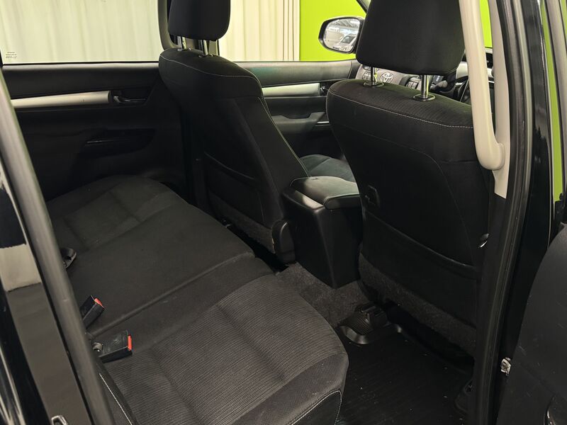 Toyota Hilux vaihtoauto