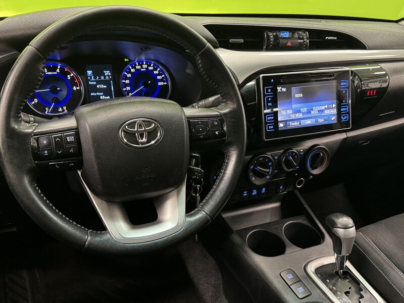 Toyota Hilux vaihtoauto