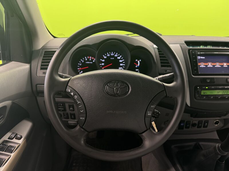 Toyota Hilux vaihtoauto