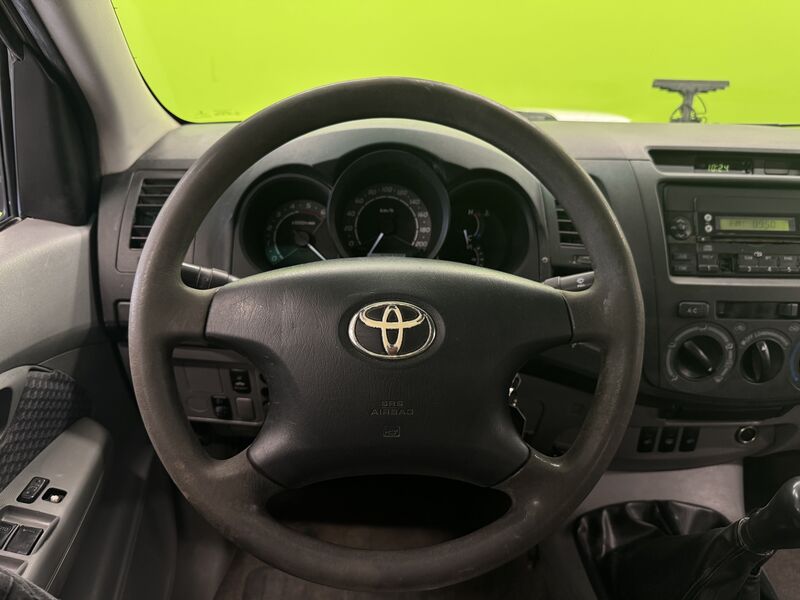 Toyota Hilux vaihtoauto