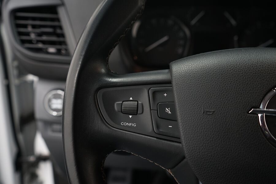 Opel Vivaro vaihtoauto