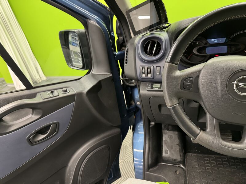Opel Vivaro vaihtoauto