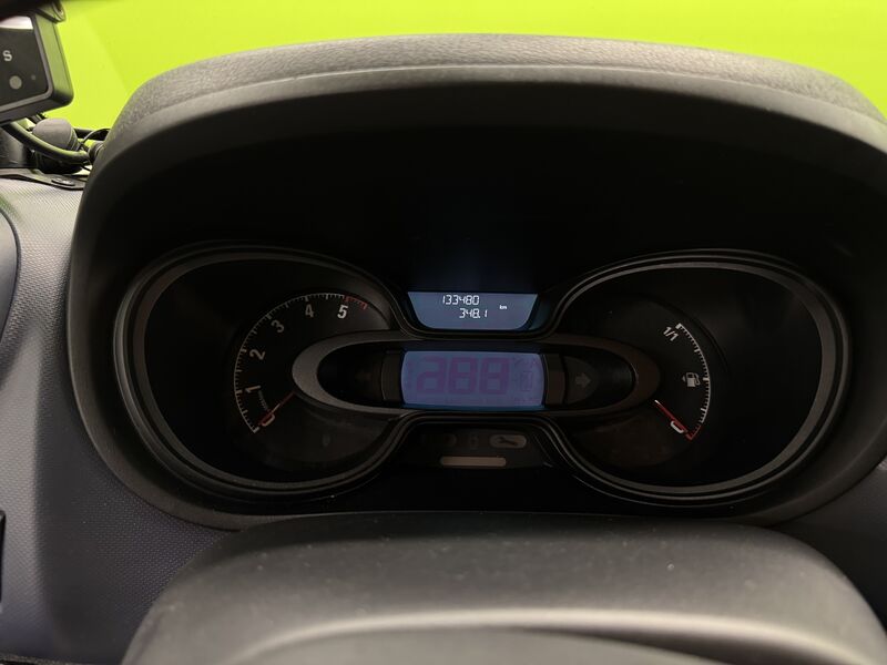 Opel Vivaro vaihtoauto