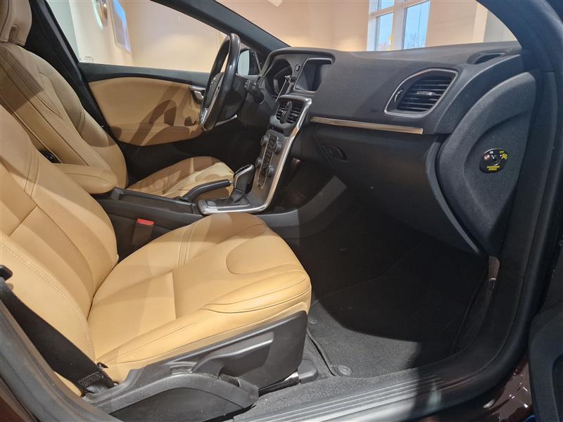 Volvo V40 Cross Country vaihtoauto