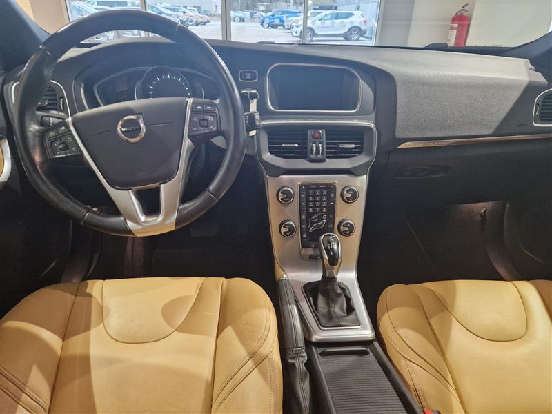 Volvo V40 Cross Country vaihtoauto