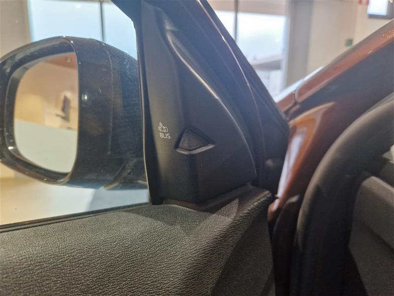 Volvo V40 Cross Country vaihtoauto