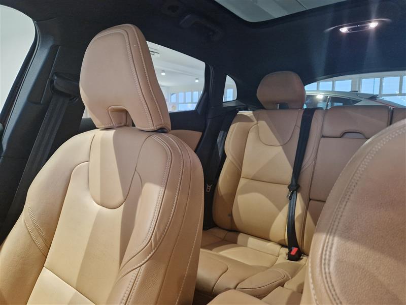 Volvo V40 Cross Country vaihtoauto