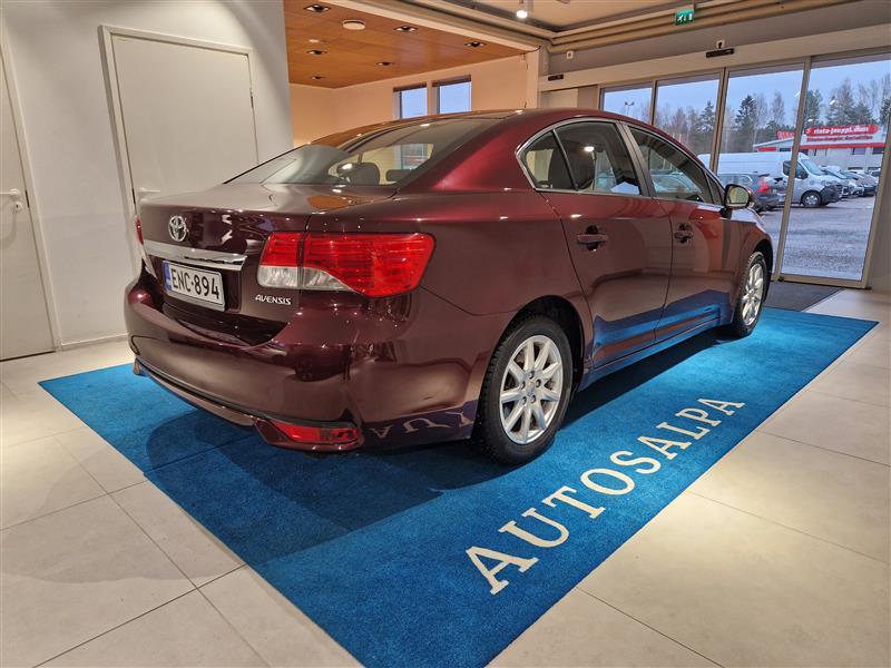 Toyota Avensis vaihtoauto