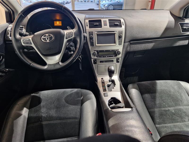 Toyota Avensis vaihtoauto