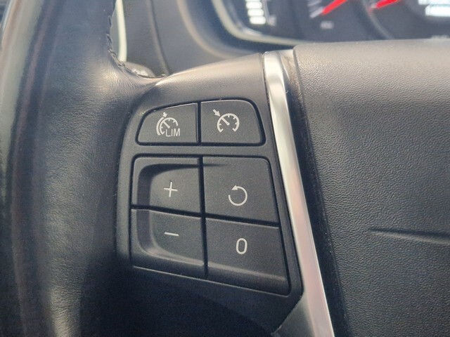 Volvo V40 Cross Country vaihtoauto