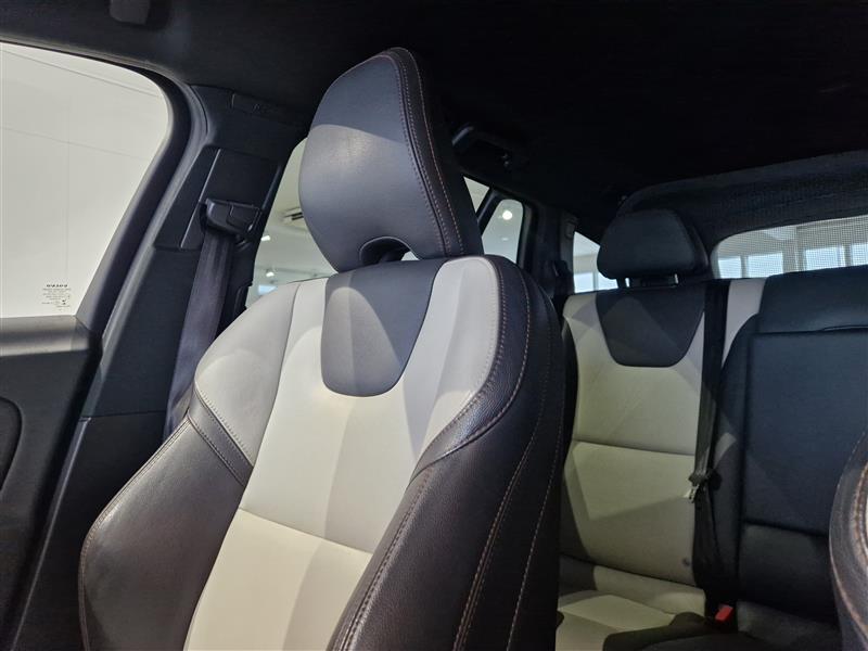 Volvo V60 Cross Country vaihtoauto