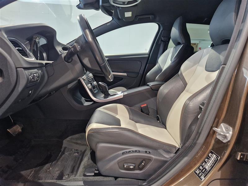 Volvo V60 Cross Country vaihtoauto