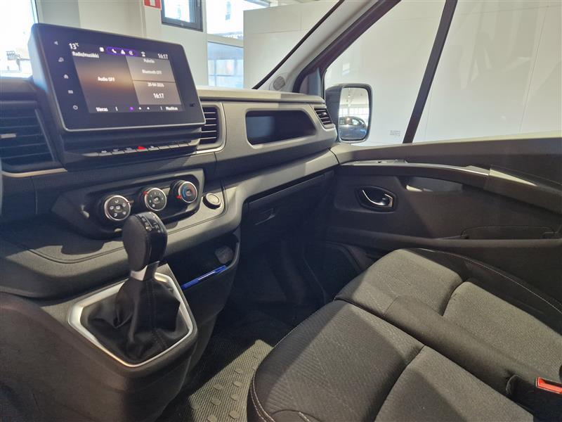 Nissan Primastar vaihtoauto