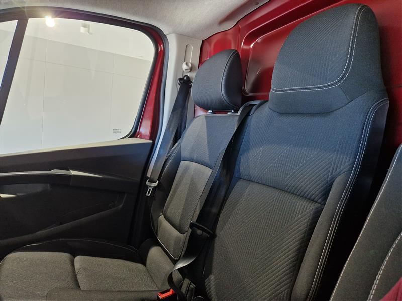 Nissan Primastar vaihtoauto