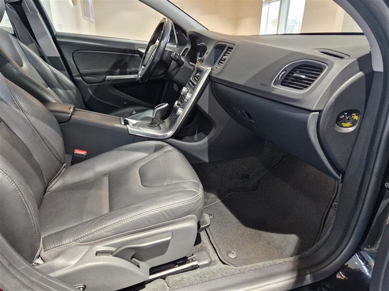 Volvo V60 Cross Country vaihtoauto