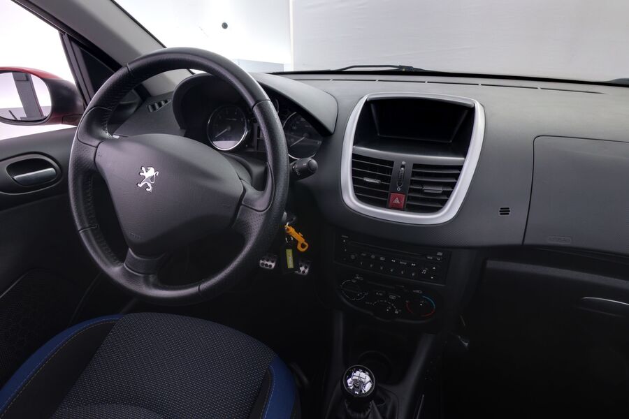 Peugeot 206 + vaihtoauto