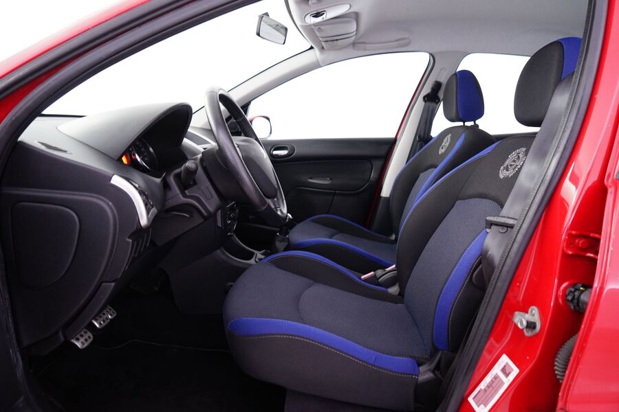 Peugeot 206 + vaihtoauto