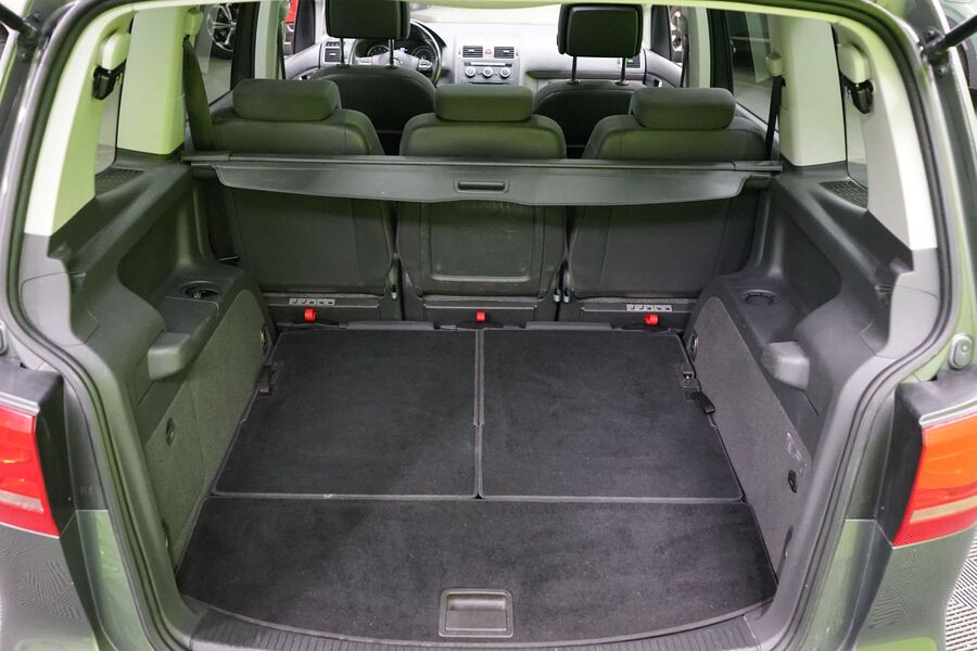 Volkswagen Touran vaihtoauto